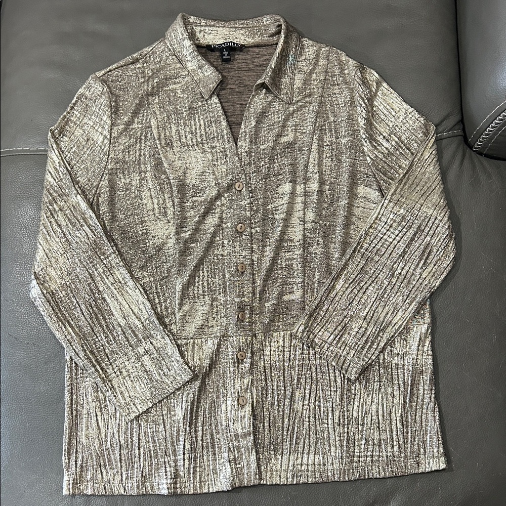 Piccadilly Canada Elegant Metallic Button-Up Blouse. Size L. NWOT.